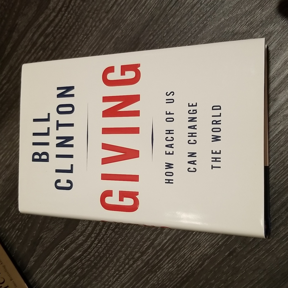 Hardcover Bill Clinton Giving book